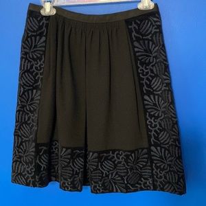 NICOLE FARHI Black Wool Skirt with Black Velvet & Navy Embroidery. Sz 6